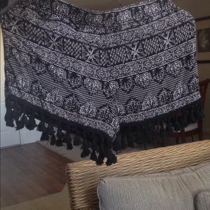 Mine black and white shorts w/ Pom poms